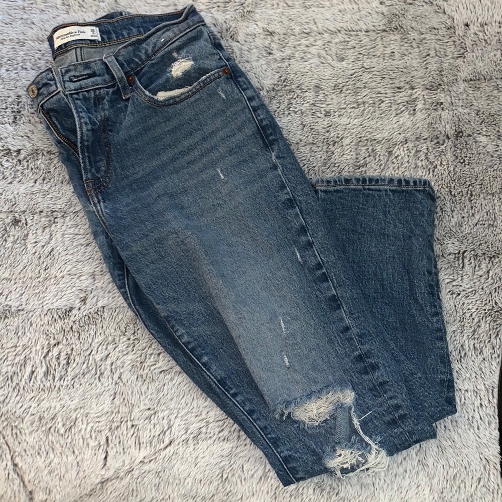 Mid Rise Boyfriend Jean